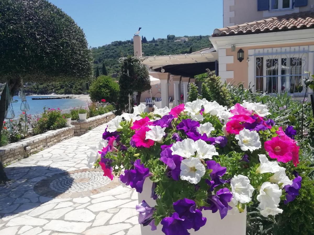 Imerolia Beach Villa Kassiopi Corfu ภายนอก รูปภาพ