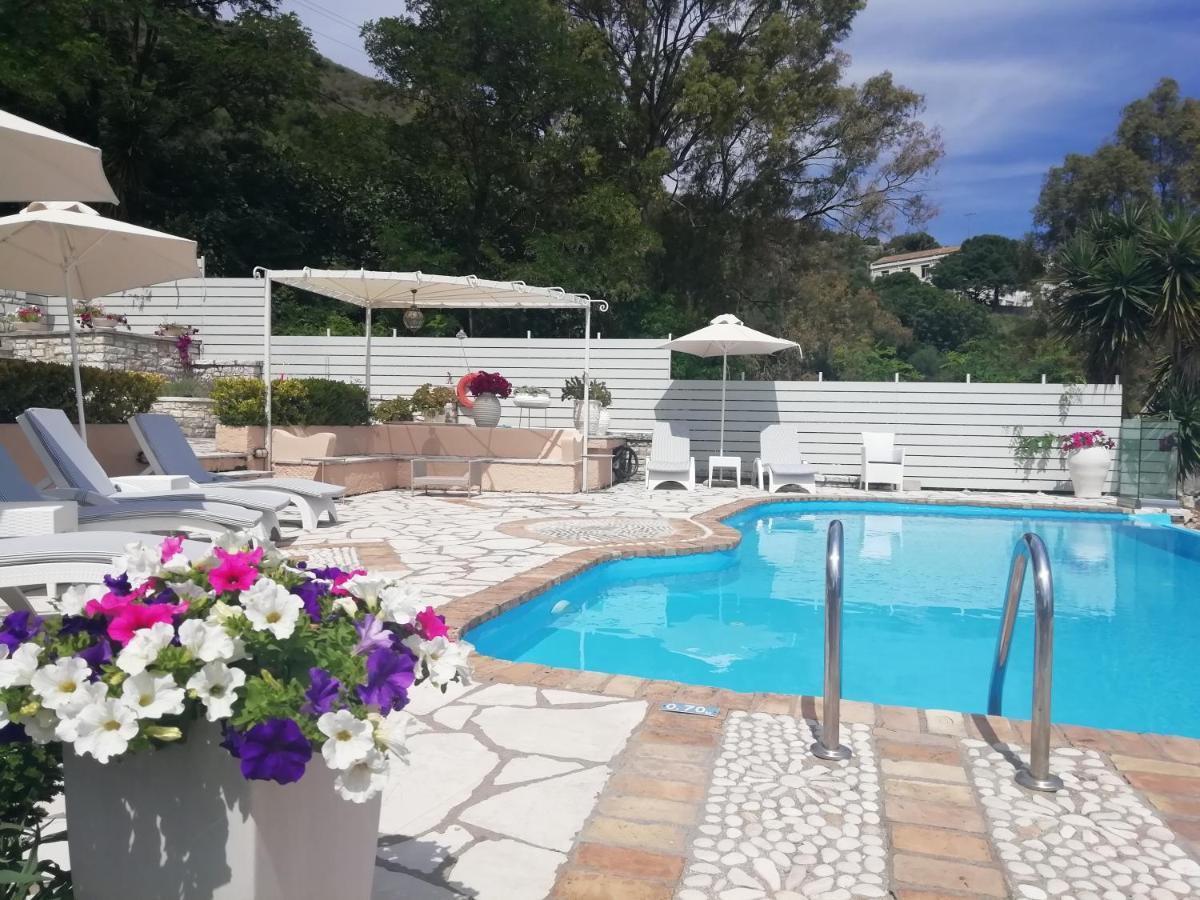 Imerolia Beach Villa Kassiopi Corfu ภายนอก รูปภาพ